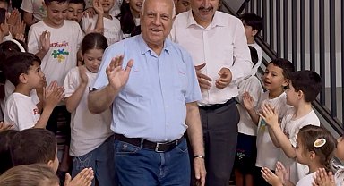 Osmaniye'de 44 yıllık sınıf öğretmeni, alkışlarla emekli oldu