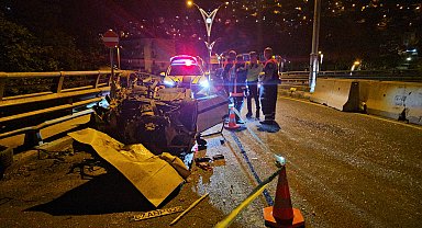 Otomobil, beton bariyere ve otomobile çarpıp takla attı: 1 yaralı