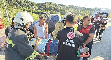 Otomobil ile motosiklet çarpıştı: 1'i ağır 4 yaralı