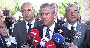 Özgür Özel: Olağanüstü kurultay için imza süreci başlatıldı