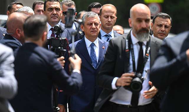Özgür Özel ve ekibi Parti Meclisi’nden istifa ediyor