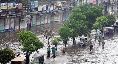 Pakistan'da şiddetli yağış nedeniyle 7 kişi hayatını kaybetti
