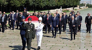 Polonya Cumhurbaşkanı Nawrocki, Anıtkabir'i ziyaret etti