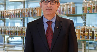 Prof. Dr. Türkoğlu: Biocomplex B11, saç dökülmesi ilacı minoksidilin etkisini yüzde 73 artırıyor