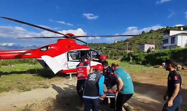 Refahiye'de rahatsızlanan kalp hastası, ambulans helikopterle hastaneye ulaştırıldı
