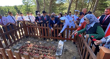 Şehit Tabip Binbaşı Mehmet İsmail Bey, kabri başında anıldı