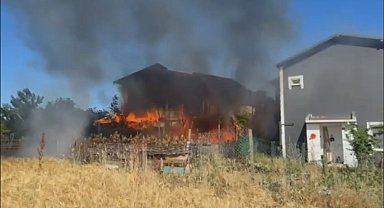 Silivri'de 2 katlı villada çıkan yangın söndürüldü