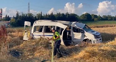 Silivri'de servis minibüsü devrildi; 2 ölü, 10 yaralı -2 Ek bilgi ve görüntü