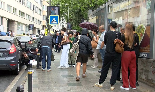 Şişli'de LGS için yanlış okula gelen kız öğrenciye veliler yardım etti