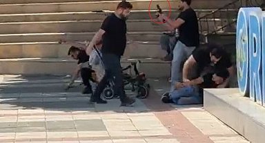 Sivil polisler bıçaklı kavgaya havaya ateş açarak müdahale etti
