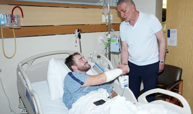 TFF Başkanı Hacıosmanoğlu, kaza geçiren polisi hastanede ziyaret etti