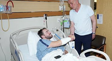 TFF Başkanı Hacıosmanoğlu, kaza geçiren polisi hastanede ziyaret etti