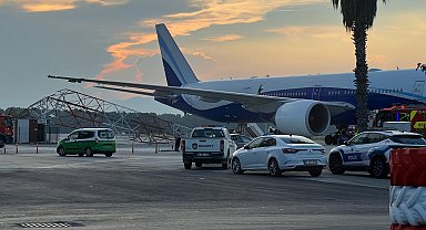 THY uçağı, Antalya Havalimanı'nda radar direğine çarptı