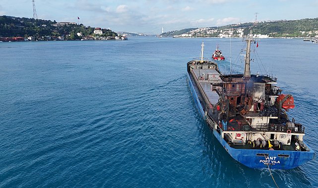 Ukrayna açıklarında dron saldırısına uğrayan 'ANT' isimli Türk gemisi İstanbul Boğazı'ndan geçti