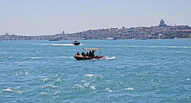 Üsküdar'da denizde görülen kişi için arama sürüyor