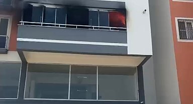 Yangın çıkan evde 3 kişi öldü, 1 kişi dumandan etkilendi