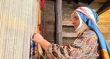 10 yıldır poşetleri kumaşa dönüştürüyor