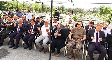 15 Temmuz şehidi Kübra Doğanay kabri başında anıldı