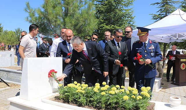 15 Temmuz şehidi polis memuru, Eskişehir'de mezarı başında anıldı