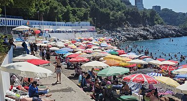 180 metrelik Kapuz Plajı hafta sonu dolup taştı