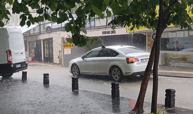 'Turuncu kod' uyarısı yapılan Amasya'da sağanak etkili oldu