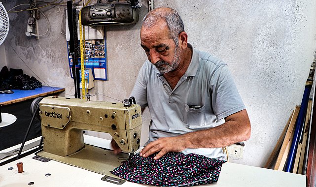 44 yıllık terzi, Adana'nın yöresel kıyafeti 'şalvar' kültürünü yaşatıyor