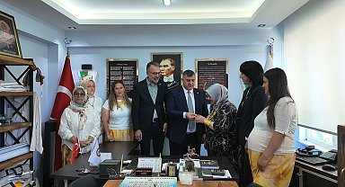525 yıldır süren gelenek; kadınlar 1 günlüğüne köyü yönetiyor