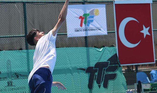 6'ncı Ulusal Kayısı Cup Tenis Turnuvası, Iğdır'da başladı
