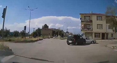 7 kişinin yaralandığı kaza araç kamerasında