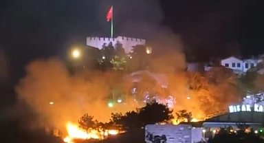Ankara Kalesi etrafındaki ot yangını söndürüldü