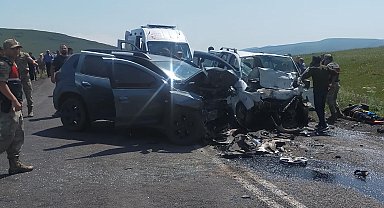 Ardahan'da 3 araç zincirleme kazaya karıştı; 3 ölü, 4 yaralı