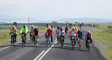 Ardahan'da Bisiklet Festivali'nde bin kişi pedal çevirdi