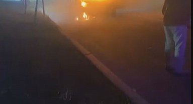Arnavutköy'de seyir halindeki otomobil alev alev yandı
