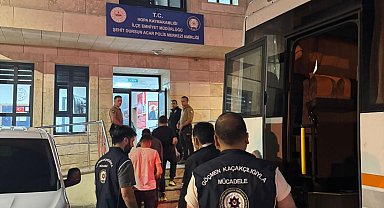 Artvin'de 56 göçmen yakalandı; 3 şüpheliye işlem yapıldı