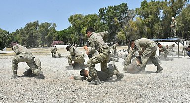 Astsubay adaylarına 'ATAT' eğitimi