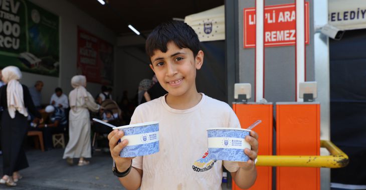 Aşure ikramları Gürsu'da devam etti