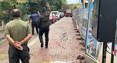 Avcılar'da yağışla birlikte yolda kayma oluştu; sokak trafiğe kapatıldı