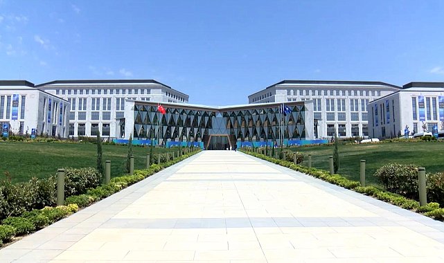 Ay Yıldız Karargahı, Pentagon'un 3 katı büyüklüğünde
