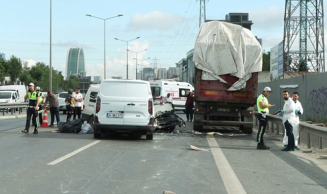 Bahçelievler'de arızalı kamyon için yolu bırakılan tuğla zincirleme kazaya neden oldu: 1 ölü