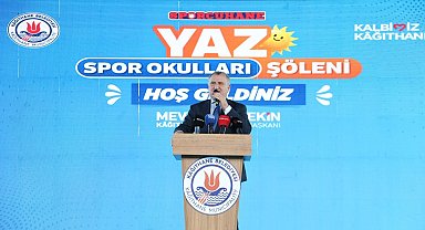 Bakan Bak, Kağıthane Yaz Spor Okulları Şöleni'ne katıldı