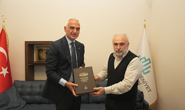Bakan Ersoy, bilim tarihçisi Prof. Dr. Fazlıoğlu'nu ziyaret etti