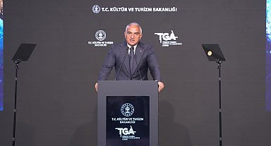 Bakan Ersoy: Turizm geliri ilk 6 ayda 25 milyar 746 milyon dolar oldu