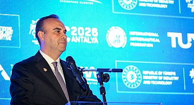 Bakan Kacır: Türkiye'de tasarlanan ve inşa edilen bir uzay aracıyla Ay'a ulaşmaya hazırlanıyoruz