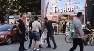 Bakırköy'de tartıştığı kişiyi ensesinden bıçaklayan işportacı yakalandı