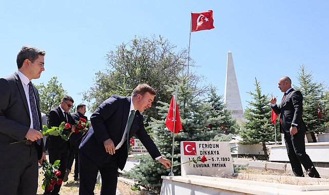 Başbağlar'da 33 yıl önce katledilen 33 kişi törenle anıldı