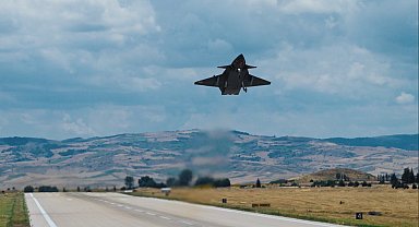 Bayraktar Kızılelma, hedefi 120 kilometrenin üzerinden süpersonik füzeyle vurdu