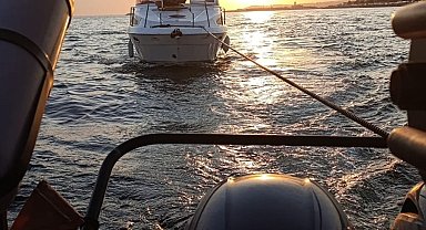 Beylikdüzü açıklarında makine arızası yapan tekne kurtarıldı