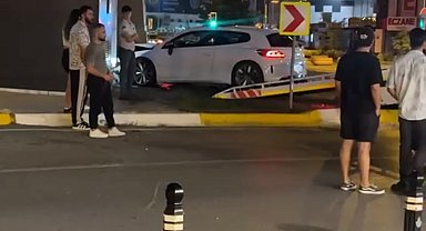 Beylikdüzü'nde uğradığı silahlı saldırının ardından hastaneye giderken kaza yaptı, hayatını kaybetti