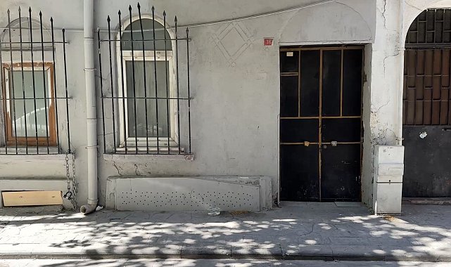 Beyoğlu'nda evinde ölü bulundu; 2008'deki cinayet davasının sanığı olduğu ortaya çıktı