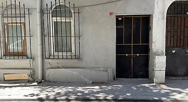 Beyoğlu'nda evinde ölü bulundu; 2008'deki cinayet davasının sanığı olduğu ortaya çıktı